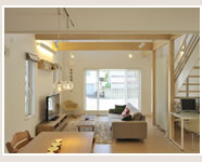 淡い色合いが 溶け合う家