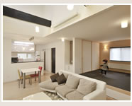 濃淡の組み合わせでモダンな家